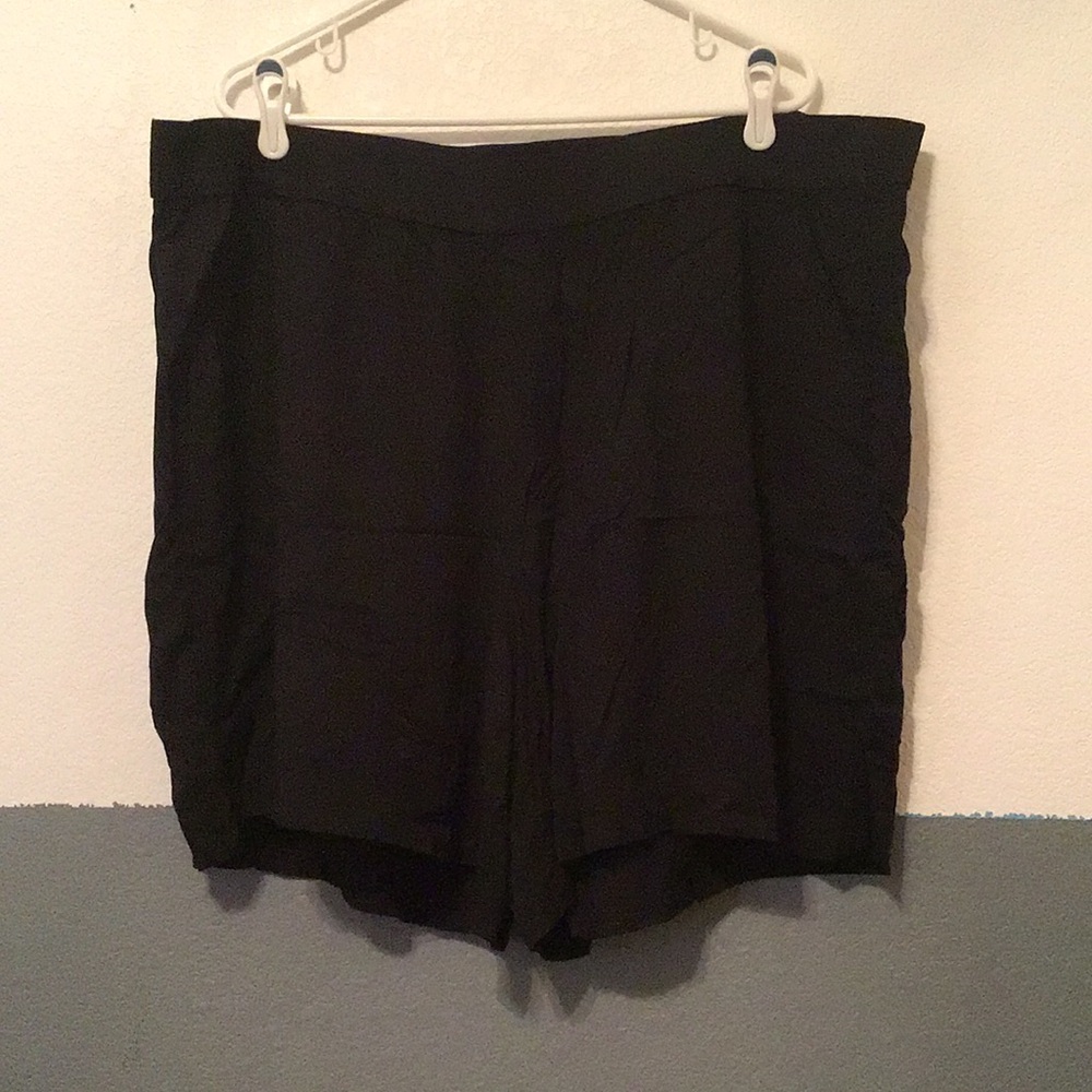 H3 Size 22/24 Lane Bryant Black High-Waist Casual Shorts NEW
